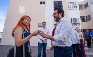 Juan de Dios Gámez entrega 25 departamentos a empleados del Ayuntamiento de Culiacán
