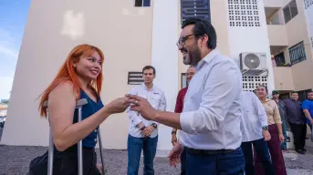 Juan de Dios Gámez entrega 25 departamentos a empleados del Ayuntamiento de Culiacán