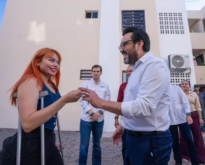 Juan de Dios Gámez entrega 25 departamentos a empleados del Ayuntamiento de Culiacán