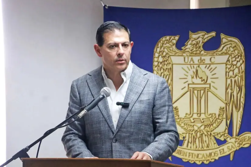 Rector de la Universidad Autónoma de Coahuila, Octavio Pimentel, desmiente rumores acerca de la cancelación de créditos. Foto: Cortesía. Rector de la Universidad Autónoma de Coahuila, Octavio Pimentel, desmiente rumores acerca de la cancelación de créditos. Foto: Cortesía.