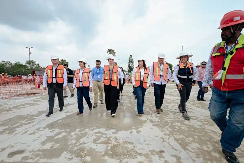 Ninfa Cantú Deándar, secretaria de Economía del Estado, inauguró la construcción de la nueva unidad Mi bodega Aurrera. Foto: Cortesía. Ninfa Cantú Deándar, secretaria de Economía del Estado, inauguró la construcción de la nueva unidad Mi bodega Aurrera. Foto: Cortesía.