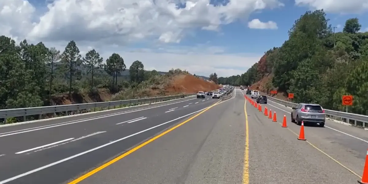 Autopista Siglo XXI, en el tramo Pátzcuaro-Uruapan.