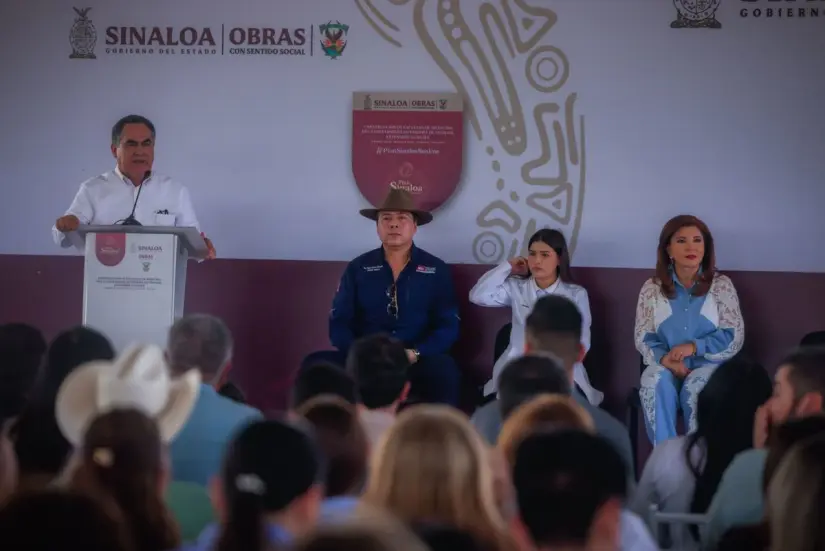 El rector de la UAS  durante el inició de la construcción de la nueva Facultad de Medicina de la Universidad Autónoma de Sinaloa (UAS).
