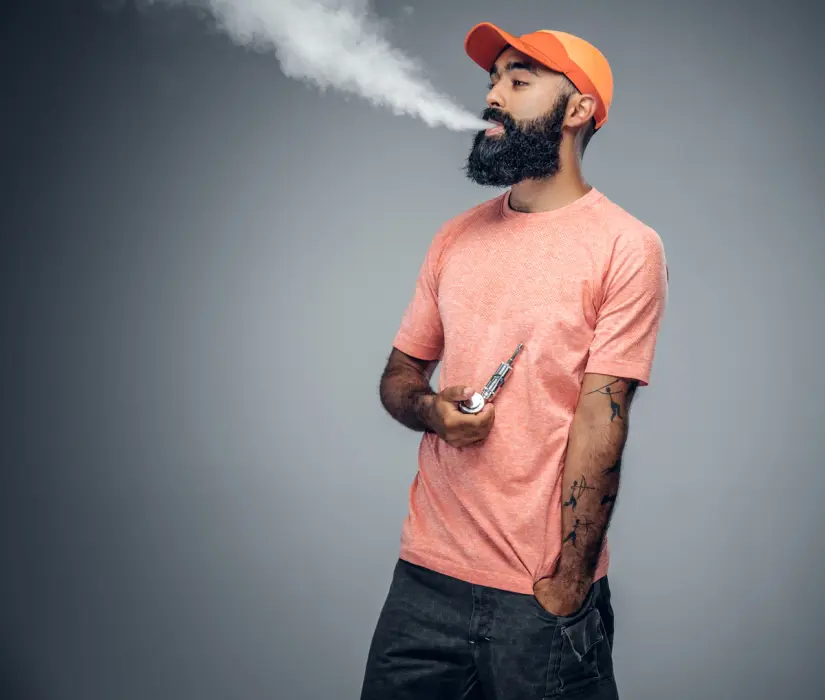 Los vapeadores puedes ser dañinos tanto para menores de edad como para adultos. Foto: Freepik Los vapeadores puedes ser dañinos tanto para menores de edad como para adultos. Foto: Freepik
