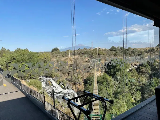 imagen recuadro Puente y tirolesa del Hotel Holiday Inn en Tlaxcala Foto: Edgar Mendoza