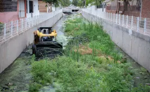 Preparan Culiacán para las lluvias: así se realiza el desazolve del canal Danubio y El Pijo (fotos)