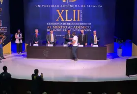 Reconocen a los mejores estudiantes de bachillerato de la UAS