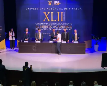 Reconocen a los mejores estudiantes de bachillerato de la UAS