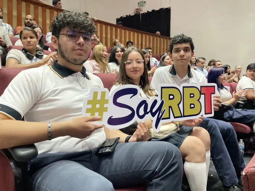 UAS premia a estudiantes sobresalientes en la ceremonia del XLIl concurso académico La ceremonia es muy importante para reconocer el esfuerzo de los alumnos. Foto: TBN