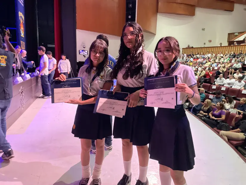 UAS premia a estudiantes sobresalientes en la ceremonia del XLIl concurso académico Estos jóvenes son prueba de que el trabajo duro es clave para avanzar. Foto: TBN