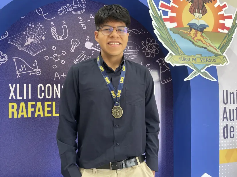 UAS premia a estudiantes sobresalientes en la ceremonia del XLIl concurso académico Estudiante Luis Alberto. Foto: TBN