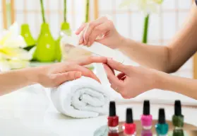 Ventajas y cuidados del esmalte semipermanente frente a otras técnicas