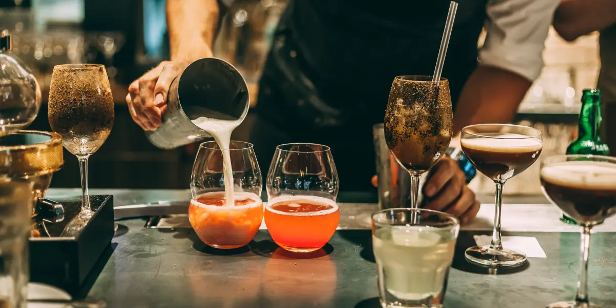 Estos son los establecimientos en donde no aplicará la Ley Seca en La Paz. Foto: Freepik.