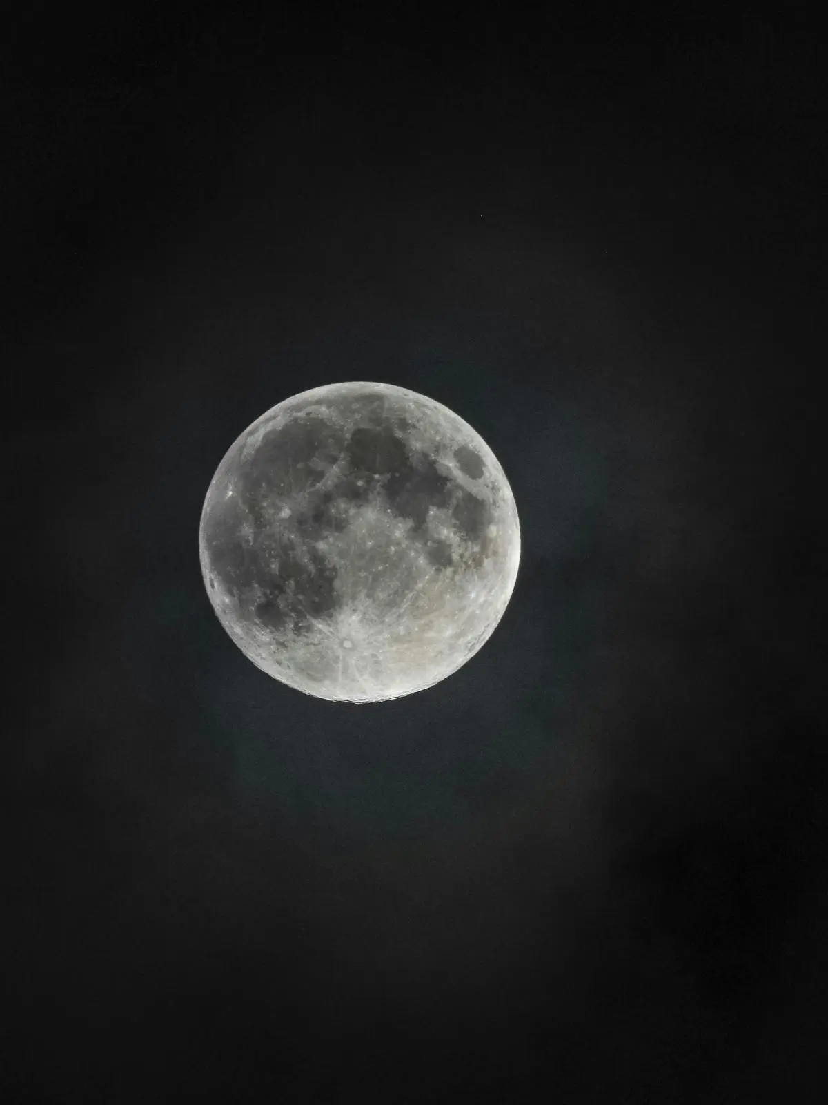 imagen recuadro ¿Cuándo se vera la luna de fresa en México 2025? Foto: PEXELS