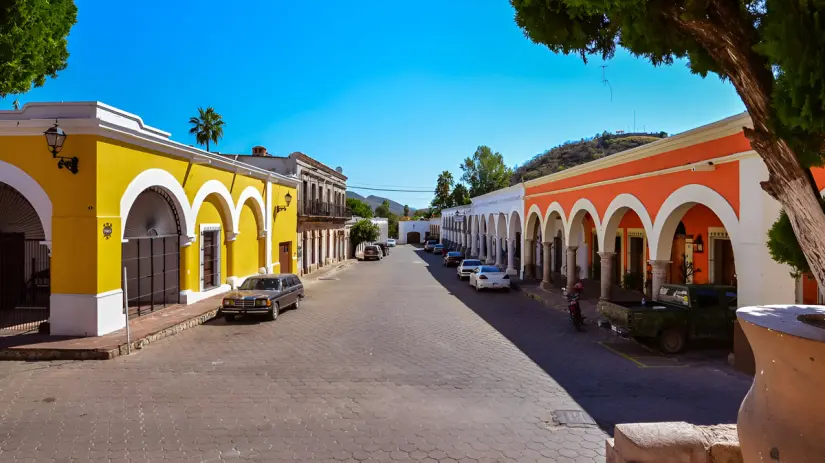 Atrévete a conocer el pintoresco pueblo de Álamos, en Sonora. Foto: Rincones de México. 