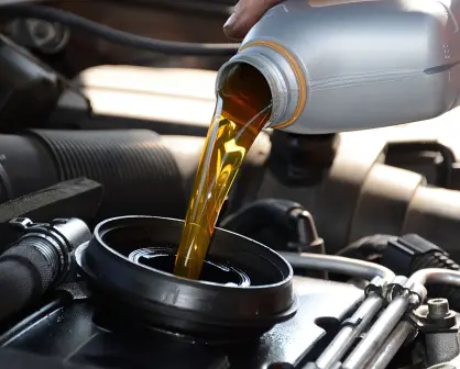 ¿Cuánto cuesta cambiar el aceite de mi auto y cada cuándo debo hacerlo?