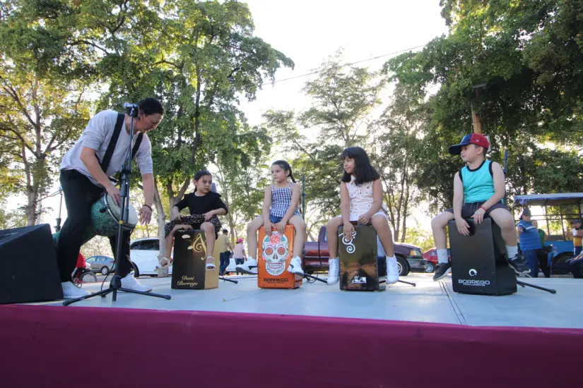 “Itiner-Arte” transforma tardes familiares en experiencias culturales inolvidables. Foto: IMCC Espectáculos gratuitos para toda la familia en Culiacán gracias a “Itiner-Arte”. Foto: IMCC