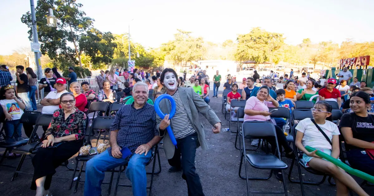 Títeres, música y risas en los espectáculos gratuitos en el Parque Culiacán 87