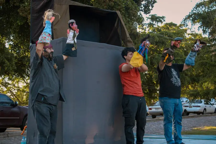 El arte une a Culiacán: “Itiner-Arte” fortalece la paz social con espectáculos dominicales Cultura en familia: Cajones, títeres y teatro en el Parque Culiacán 87. Foto: IMCC