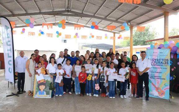 Niñas y niños celebran fin del taller "Ukecuentos" con canciones y cuentos en Culiacán