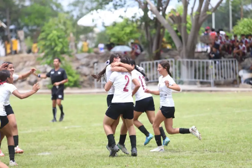 Sinaloa jugará final de futbol femenil en Olimpiada CONADE. Foto: ISDE Sinaloa derrota 3-1 a Durango y va por todo en la final. Foto: ISDE