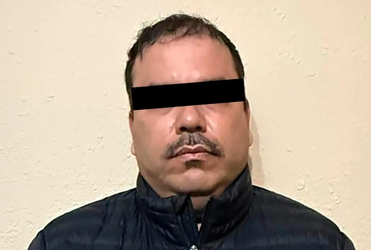 Así fue la captura de José Antonio “N” en Tijuana, Baja California, le decomisan armas largas, pastillas y 15 kilos de droga.