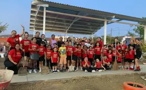 La nueva techumbre en el parque de La Palapa protege y anima a las niñas de dance kids