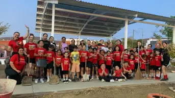 La nueva techumbre en el parque de La Palapa protege y anima a las niñas de dance kids
