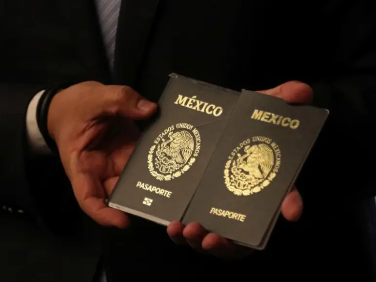Beneficiarios del 50% de descuento en el pasaporte mexicano. Foto: Cortesía