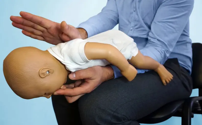 Conoce la manera correcta de utilizar la maniobra de Heimlich en caso de asfixia. Foto: Cortesía. Conoce la manera correcta de utilizar la maniobra de Heimlich en caso de asfixia. Foto: Cortesía.