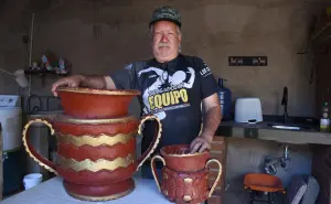 Pablo Ramírez: el hombre que hace del caucho una obra de arte en Loma de Rodriguera