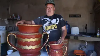 Pablo Ramírez: el hombre que hace del caucho una obra de arte en Loma de Rodriguera
