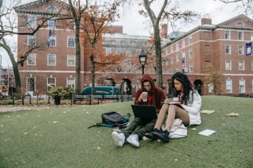 Estudiantes mexicanos quieren estudiar en el extranjero Aprovecha los cursos antes de viajar fuera de México. Foto: Cortesía