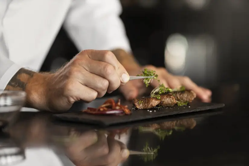 La Guía Michelin se encarga de recomendar los mejores restaurantes del mundo. Foto: Freepik. La Guía Michelin se encarga de recomendar los mejores restaurantes del mundo. Foto: Freepik.