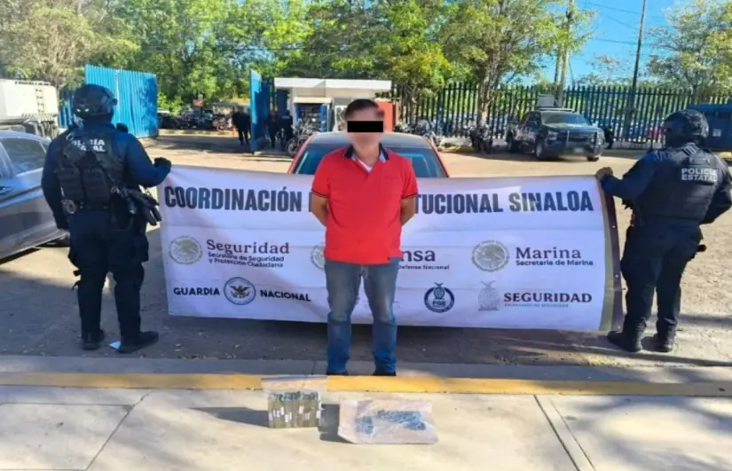 Aseguran químicos por 31 millones de pesos para metanfetamina en Sinaloa Un hombre armado fue detenido en una colonia de Culiacán. Foto: SSPC