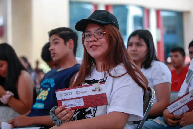 La Beca Benito Juárez está destinada para los estudiantes de preparatoria. Foto: Gobierno de México. La Beca Benito Juárez está destinada para los estudiantes de preparatoria. Foto: Gobierno de México.