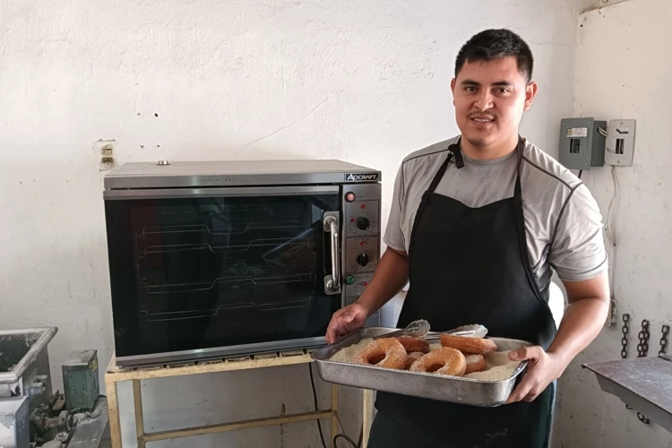 Horacio Tirado es un ingeniero que encontró en las donas una fórmula para equilibrar su vida