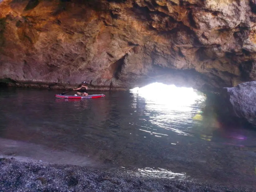 Tras la actividad volcánica de hace muchos años fue lo que se hizo que se formaran los arcos de Playa Arquitos en Isla San Marcos Foto: Senderismo kids Aventuras, con Paulina (Facebook)