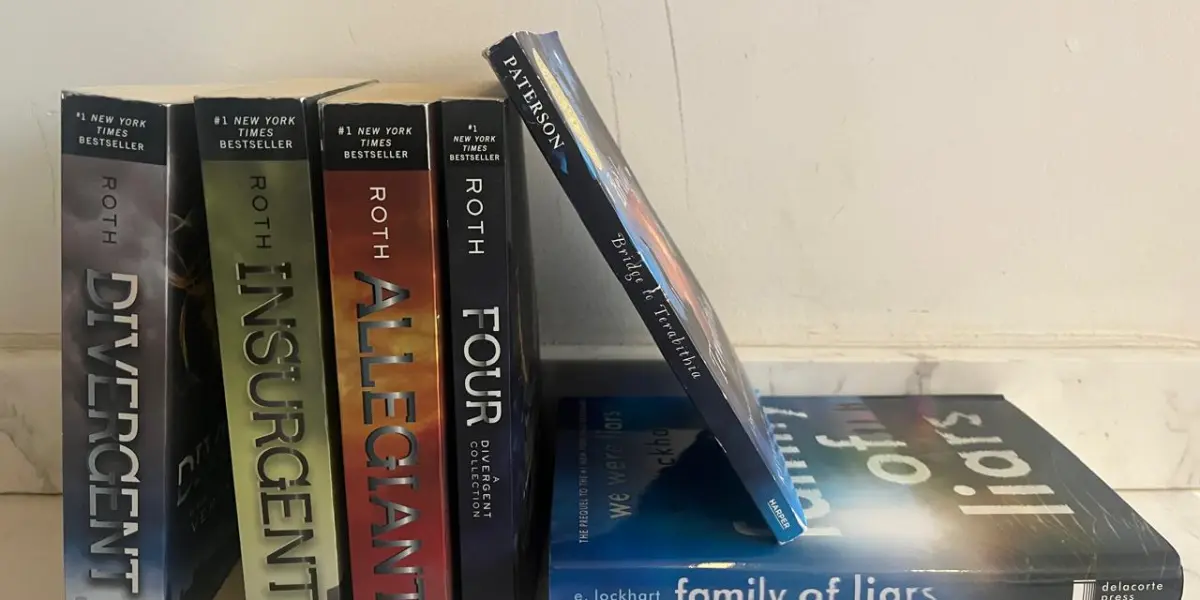 La lectura en la adolescencia puede ser una herramienta poderosa para el crecimiento personal, y hay libros que logran emocionar, inspirar y dejar una huella duradera.