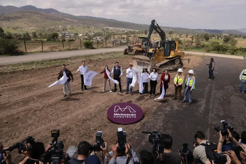 Alfredo Ramírez Bedolla arranca ampliación de avenida en Morelia, con una inversión estatal de 201 millones de pesos. Foto: Cortesía. Alfredo Ramírez Bedolla arranca ampliación de avenida en Morelia, con una inversión estatal de 201 millones de pesos. Foto: Cortesía.