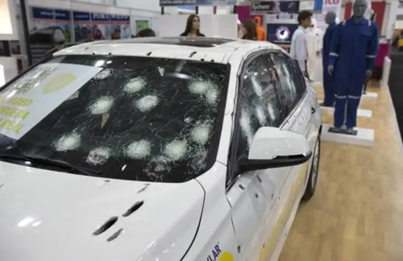 Un auto blindado en la Expo Seguridad México 2015. Foto: Cortesía
