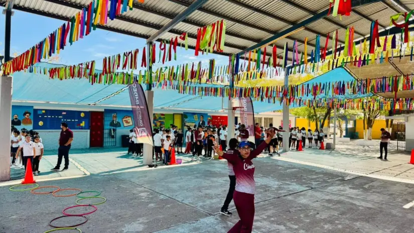 Este tipo de jornadas no solo promueven la actividad física, también refuerzan los lazos entre compañeros y mejoran el ambiente escolar. Foto: IMDEC