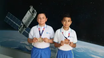 Los culichis Nelson André y Mateo Sebastián brillan en concurso internacional de Spelling Bee en Guadalajara