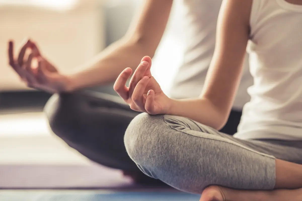 La meditación es una herramienta útil para la reducción del estrés.
