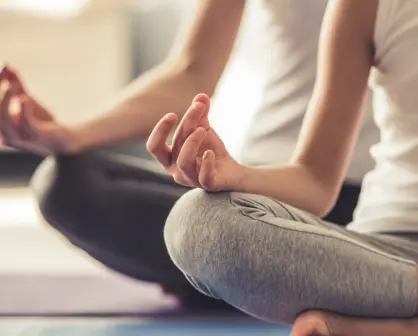 Los beneficios de hacer meditación y yoga en tu vida diaria