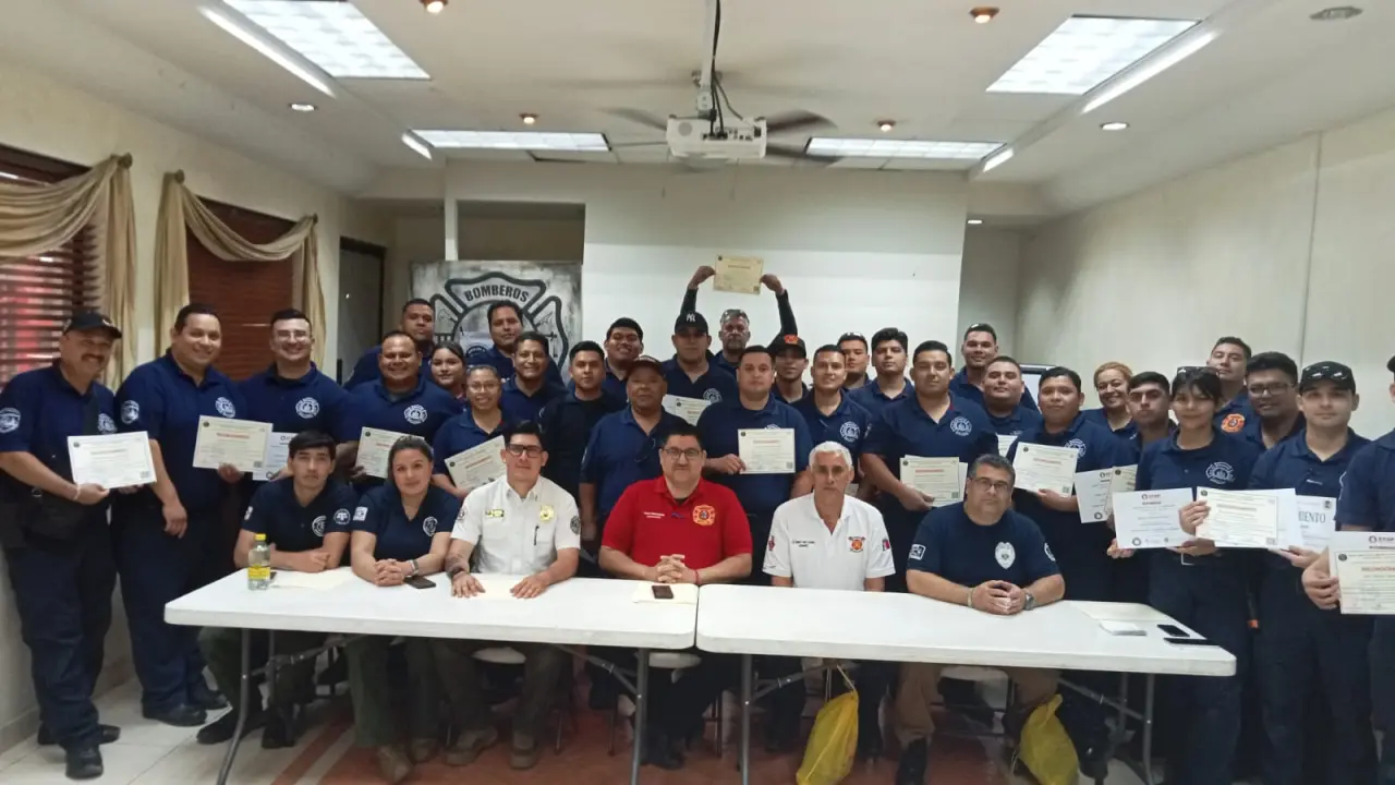 GERUM Rescate y Salvamento de Culiacán A.C. capacita a 32 elementos del H. Cuerpo de Bomberos de Cajeme, en Cd. Obregón, Sonora, en técnicas de “Stop the Bleed” y “Soporte Vital Básico”. Foto: GERUM