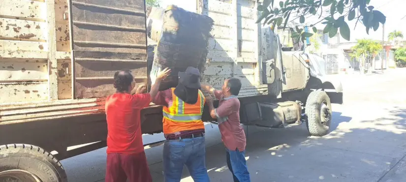 Jornada de descacharrización en la colonia Zapata en Culiacán Vecinos de la Emiliano Zapata participan en descacharrización para prevenir el dengue en Culiacán.