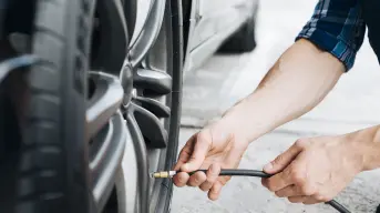 ¿Cómo calibrar correctamente las llantas de tu auto? Guía rápida y fácil