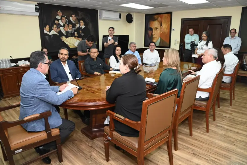 Rector Jesús Madueña anuncia nuevo gabinete para su segundo mandato en la UAS Estos son los hombres y mujeres que integrarán al gabinete. Foto: UAS