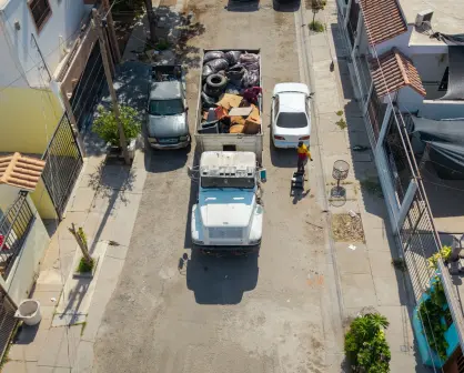 Vecinos de San Benito en Culiacán se suman a la descacharrización para prevenir dengue y zika